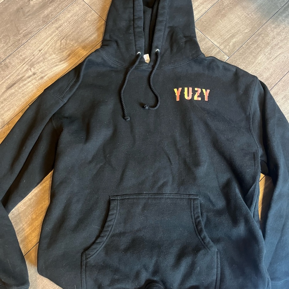 Yuzy Black Hoodie with Drawstring